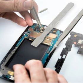 NARZĘDZIA DO IPHONE IPAD 21 ELEMENTÓW ZE ŚCIERECZKĄ