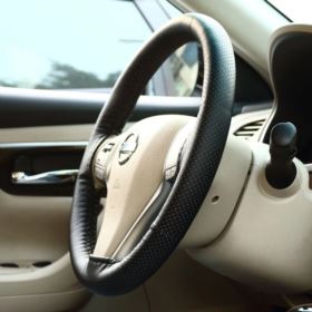 POKROWIEC NA KIEROWNICĘ SAMOCHODU IGŁA NIĆ