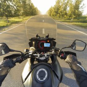 UNIWERSALNY LICZNIK MOTOCYKLOWY CYFROWY LED 7 KOLOR&Oacute;W