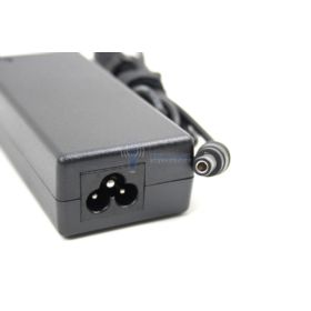 ZASILACZ ŁADOWARKA 15V 4A 6.3*3.0mm TOSHIBA