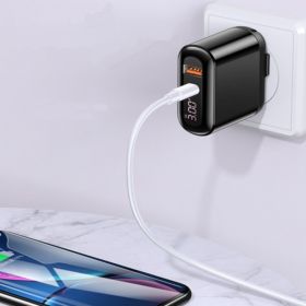 ŁADOWARKA SIECIOWA USAMS US-CC085 Z WYŚWIETLACZEM USB I USB-C CZARNA