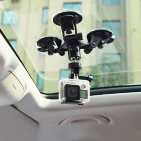 UCHWYT Z PRZYSSAWKĄ DO KAMER SPORTOWYCH TRI-ANGLE CZARNY Z OBROTOWĄ GŁOWICĄ 360 STOPNI