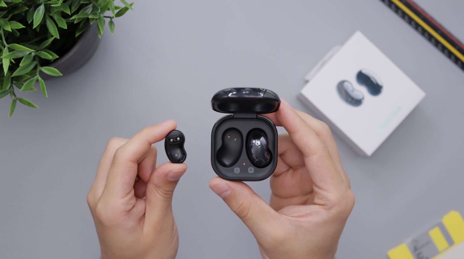 Telefon Nie Widzi Słuchawki Bluetooth Samsung Jak podłączyć słuchawki bezprzewodowe do telefonu? Sprawdź teraz